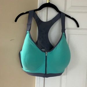 38DDD Victoria’s Secret sports bra